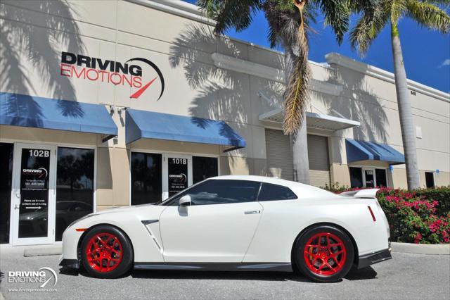 Photo of 2019 Pearl White Tricoat Nissan GT-R