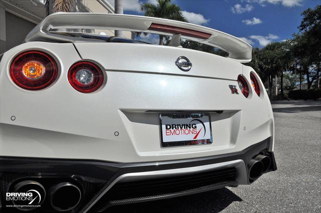 Photo of 2019 Pearl White Tricoat Nissan GT-R