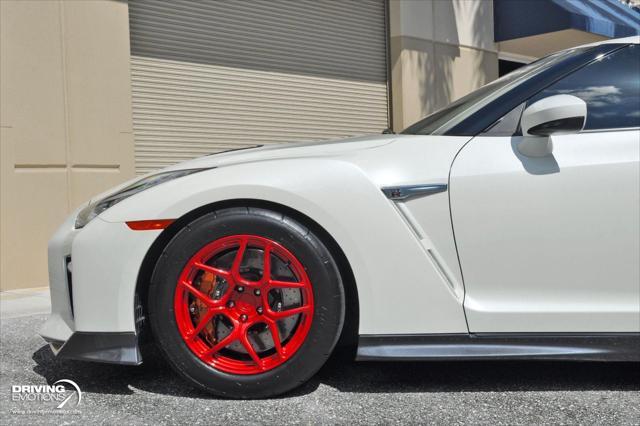 Photo of 2019 Pearl White Tricoat Nissan GT-R