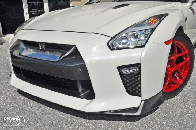 Photo of 2019 Pearl White Tricoat Nissan GT-R