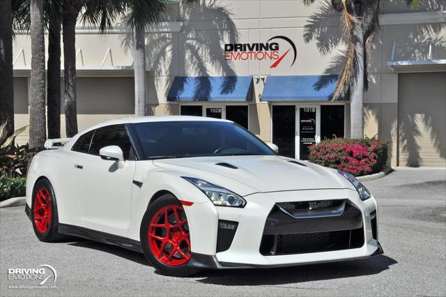 Photo of 2019 Pearl White Tricoat Nissan GT-R