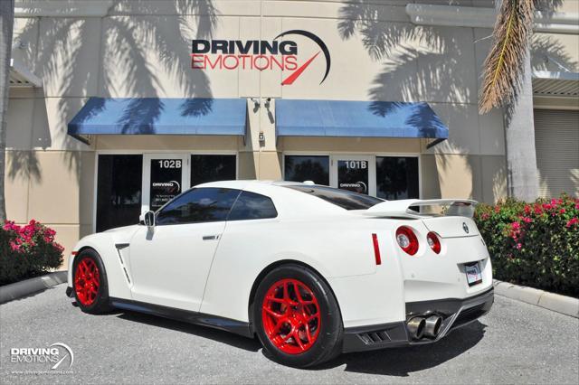 Photo of 2019 Pearl White Tricoat Nissan GT-R