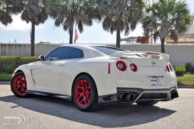 Photo of 2019 Pearl White Tricoat Nissan GT-R