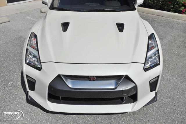 Photo of 2019 Pearl White Tricoat Nissan GT-R