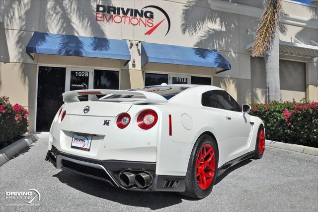 Photo of 2019 Pearl White Tricoat Nissan GT-R
