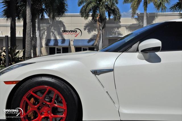 Photo of 2019 Pearl White Tricoat Nissan GT-R