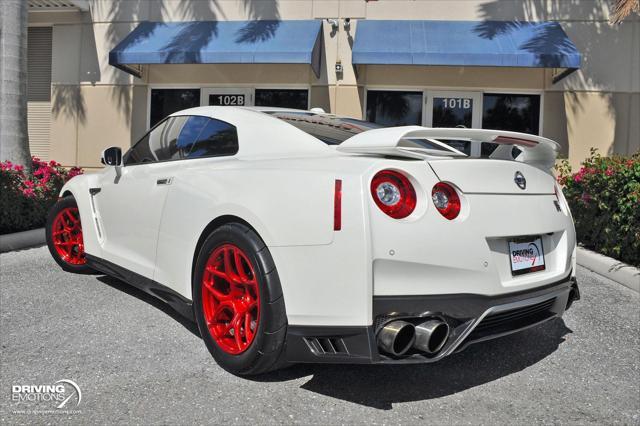 Photo of 2019 Pearl White Tricoat Nissan GT-R