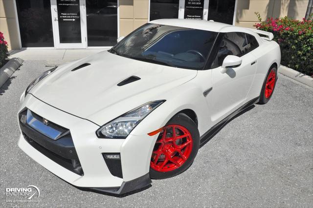 Photo of 2019 Pearl White Tricoat Nissan GT-R