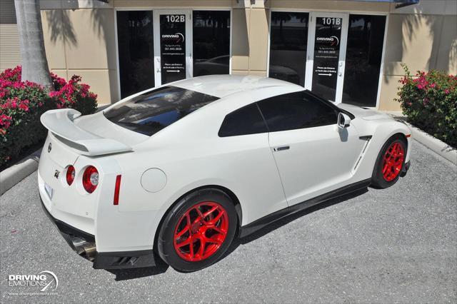 Photo of 2019 Pearl White Tricoat Nissan GT-R