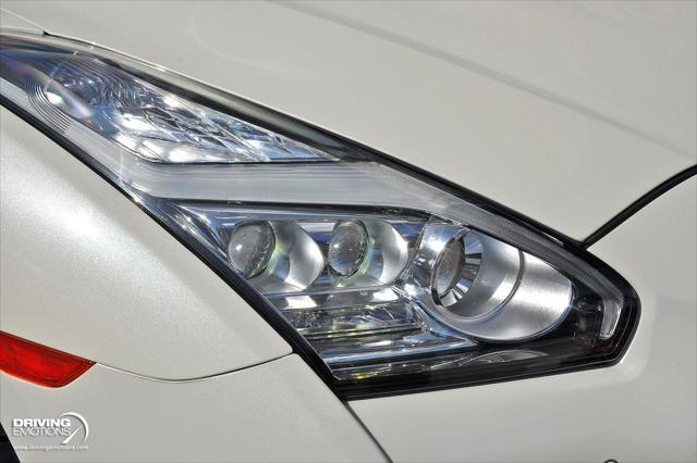 Photo of 2019 Pearl White Tricoat Nissan GT-R