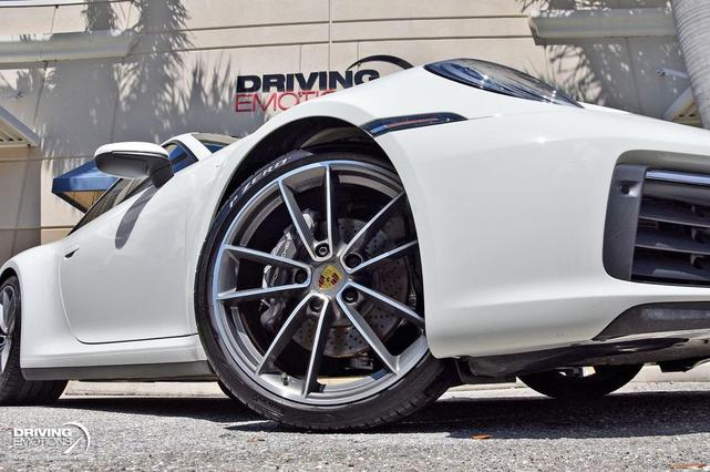 Photo of 2020 White Porsche 911