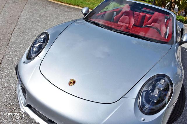 Photo of 2018 Rhodium Silver Metallic Porsche 911
