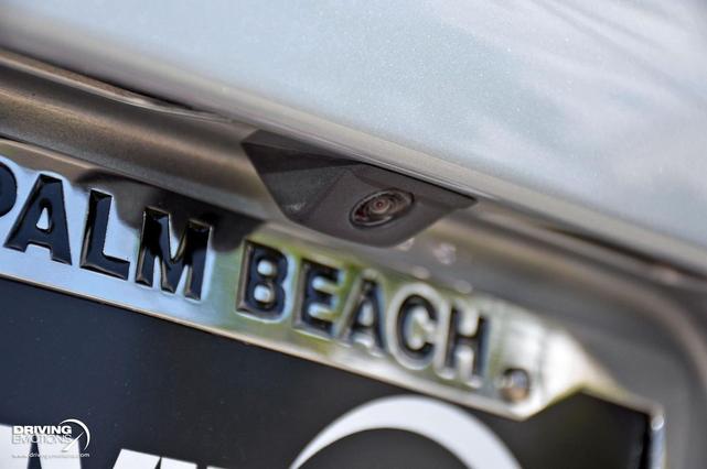Photo of 2018 Rhodium Silver Metallic Porsche 911