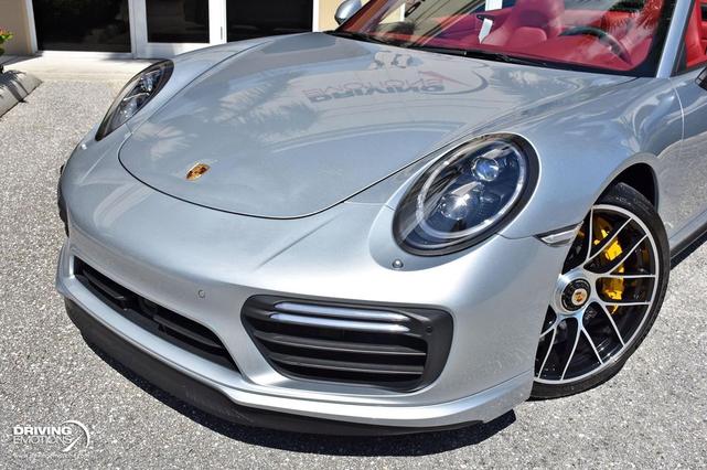 Photo of 2018 Rhodium Silver Metallic Porsche 911