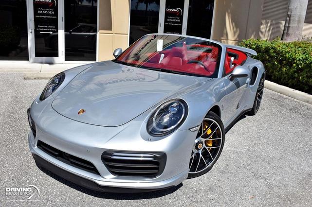 Photo of 2018 Rhodium Silver Metallic Porsche 911
