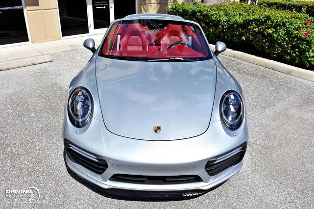 Photo of 2018 Rhodium Silver Metallic Porsche 911