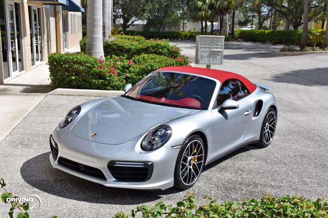 Photo of 2018 Rhodium Silver Metallic Porsche 911