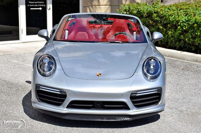 Photo of 2018 Rhodium Silver Metallic Porsche 911