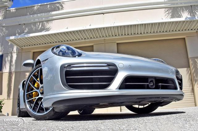 Photo of 2018 Rhodium Silver Metallic Porsche 911