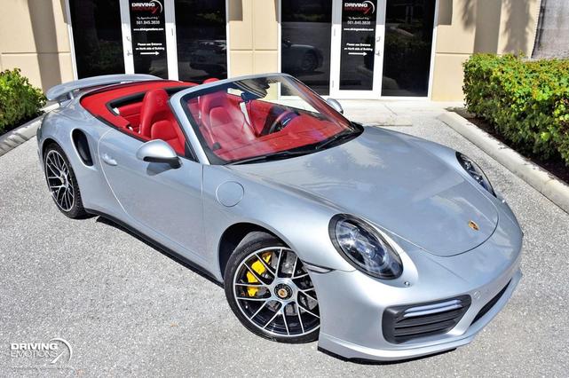 Photo of 2018 Rhodium Silver Metallic Porsche 911