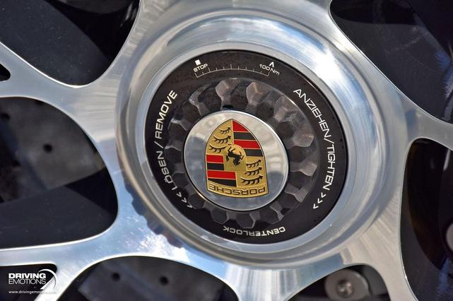 Photo of 2018 Rhodium Silver Metallic Porsche 911