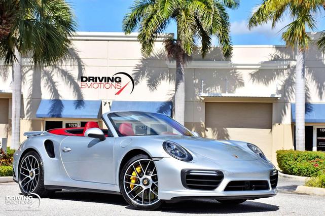 Photo of 2018 Rhodium Silver Metallic Porsche 911