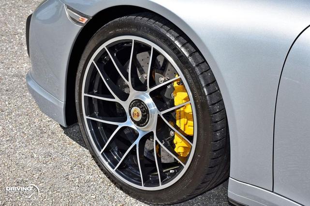 Photo of 2018 Rhodium Silver Metallic Porsche 911