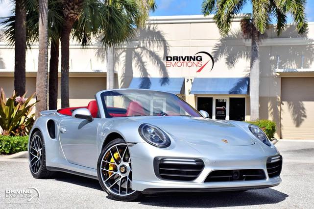Photo of 2018 Rhodium Silver Metallic Porsche 911