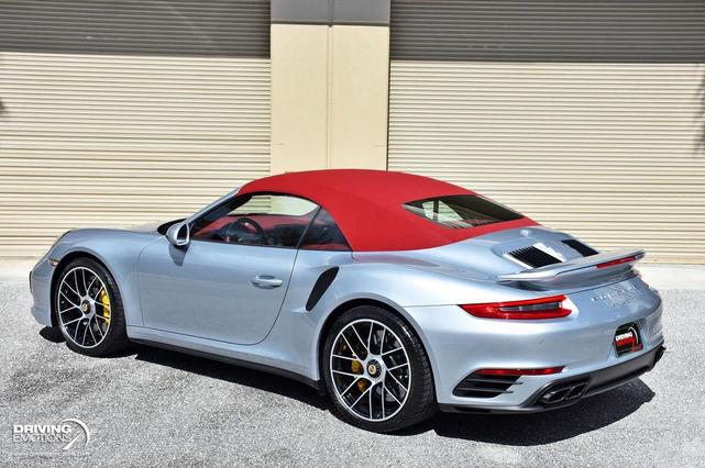 Photo of 2018 Rhodium Silver Metallic Porsche 911