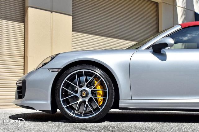 Photo of 2018 Rhodium Silver Metallic Porsche 911