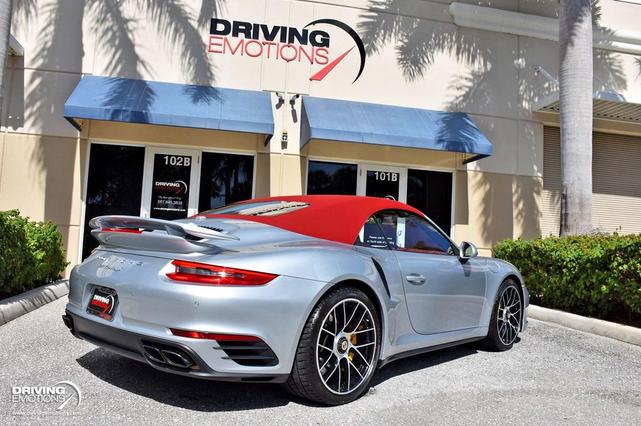 Photo of 2018 Rhodium Silver Metallic Porsche 911