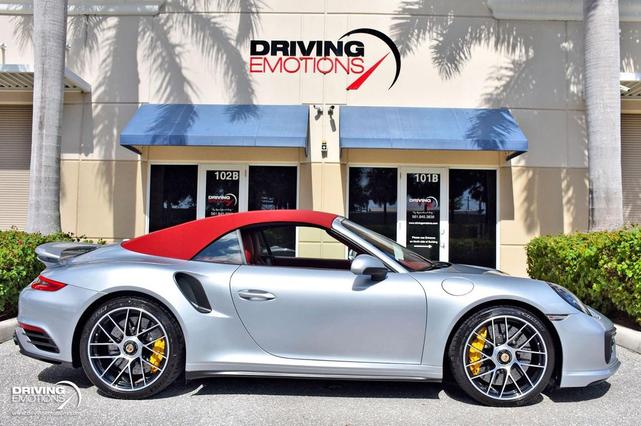 Photo of 2018 Rhodium Silver Metallic Porsche 911