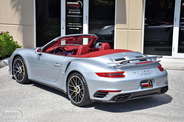 Photo of 2018 Rhodium Silver Metallic Porsche 911