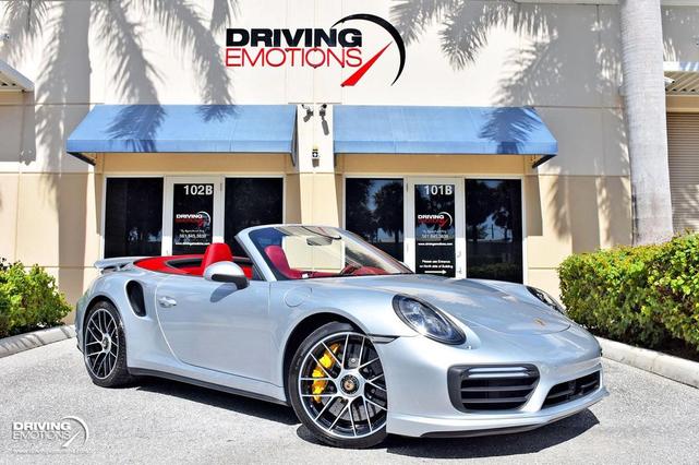 Photo of 2018 Rhodium Silver Metallic Porsche 911