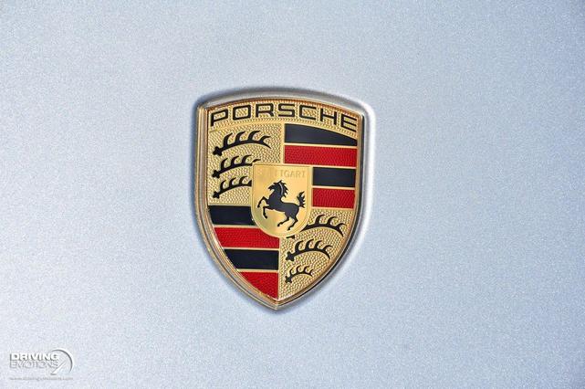 Photo of 2018 Rhodium Silver Metallic Porsche 911