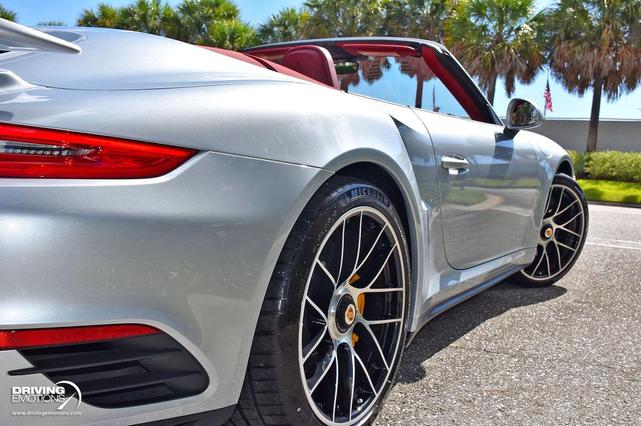 Photo of 2018 Rhodium Silver Metallic Porsche 911