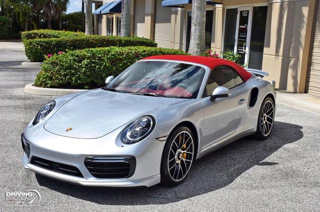 Photo of 2018 Rhodium Silver Metallic Porsche 911