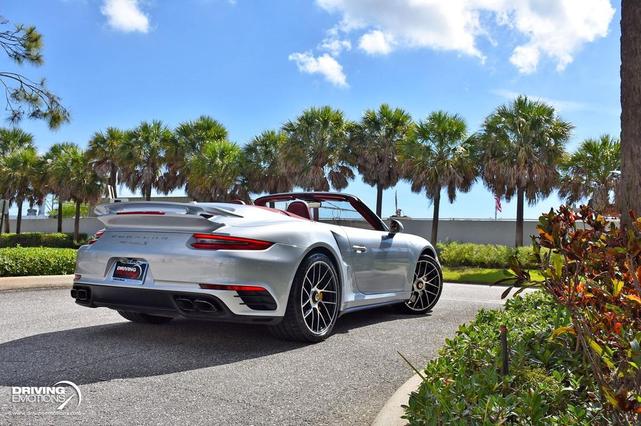 Photo of 2018 Rhodium Silver Metallic Porsche 911