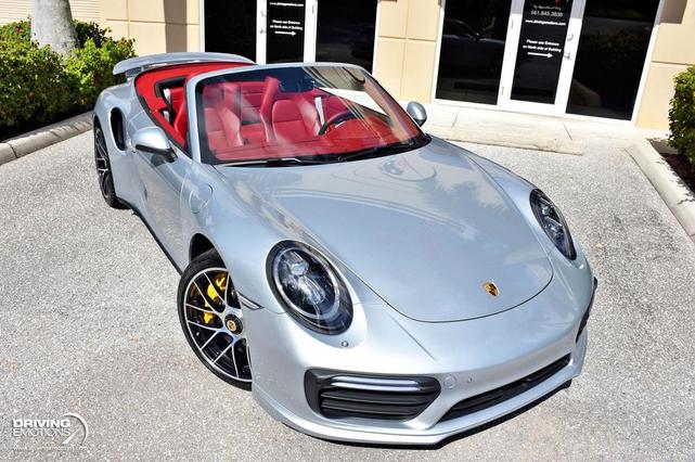Photo of 2018 Rhodium Silver Metallic Porsche 911