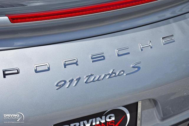 Photo of 2018 Rhodium Silver Metallic Porsche 911