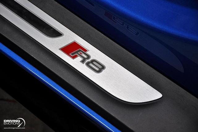 Photo of 2023 Ara Blue Crystal Effect Audi R8