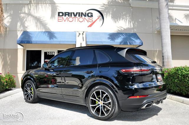 Photo of 2021 Black Porsche Cayenne