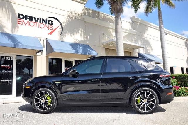 Photo of 2021 Black Porsche Cayenne