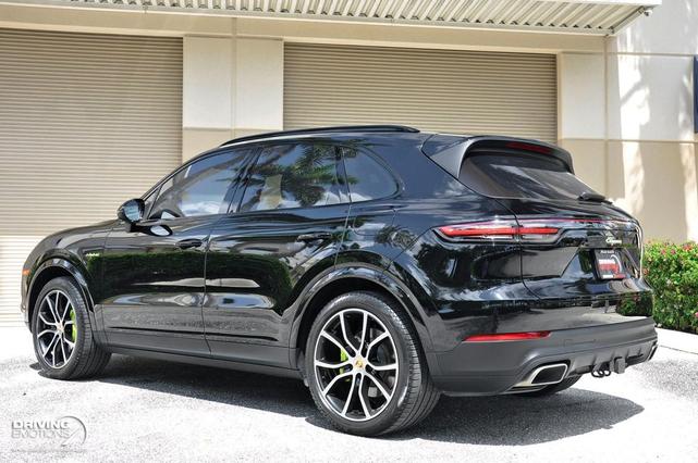 Photo of 2021 Black Porsche Cayenne