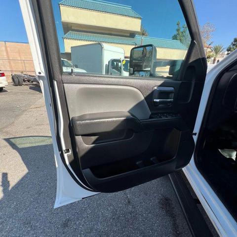 Photo of 2016 Summit White GMC Sierra 2500