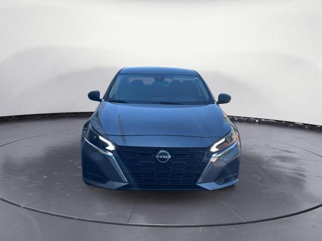 Photo of 2024 Gun Metallic Nissan Altima