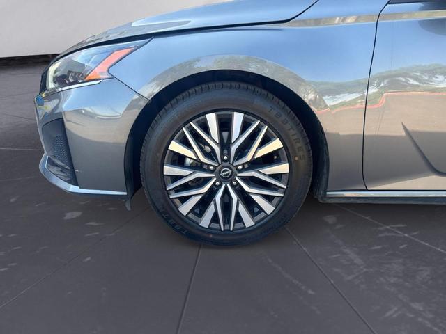 Photo of 2024 Gun Metallic Nissan Altima