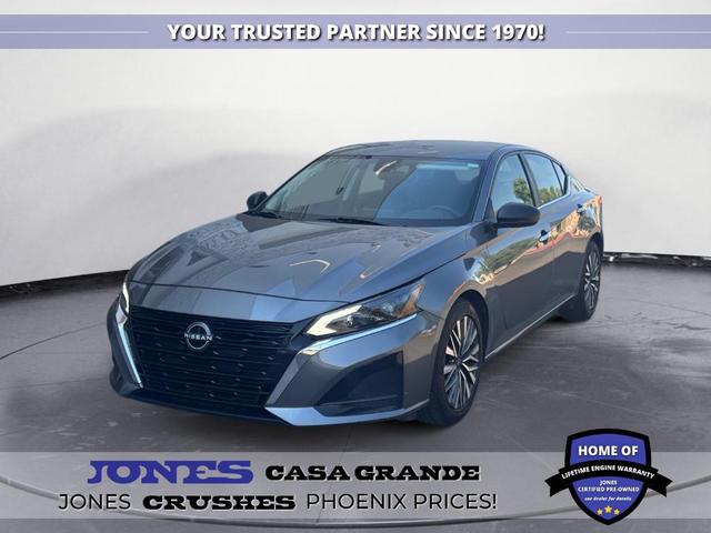 Photo of 2024 Gun Metallic Nissan Altima