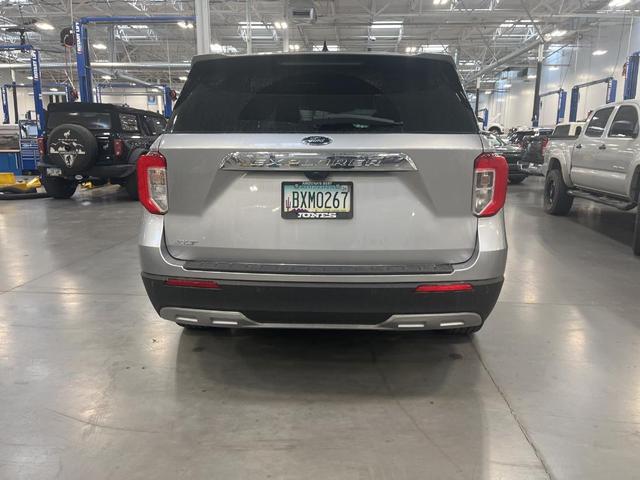 Photo of 2023 Iconic Silver Metallic Ford Explorer