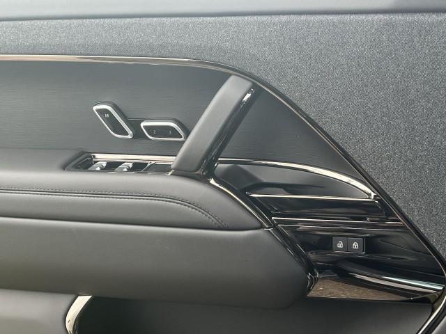 Photo of 2025 Santorini Black Metallic Land Rover Range Rover Sport
